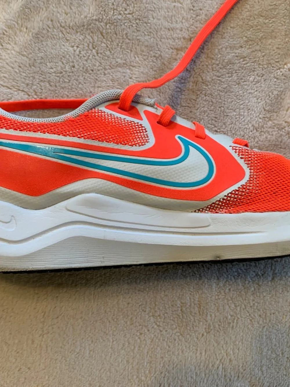 Nike Cosmic Runner GS Youth 6Y Bright Crimson Orange Running Shoes HM4402-600